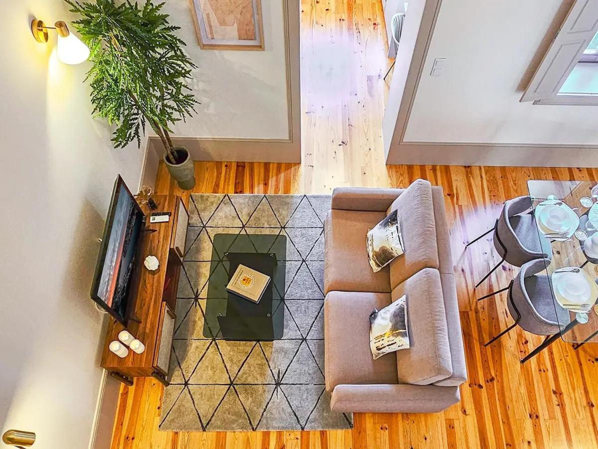 Wood Haven Luxury Duplex Downtown With Ac Apartment